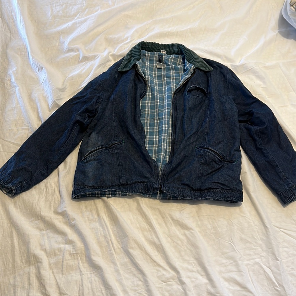 Cute cropped Jean Jacket!